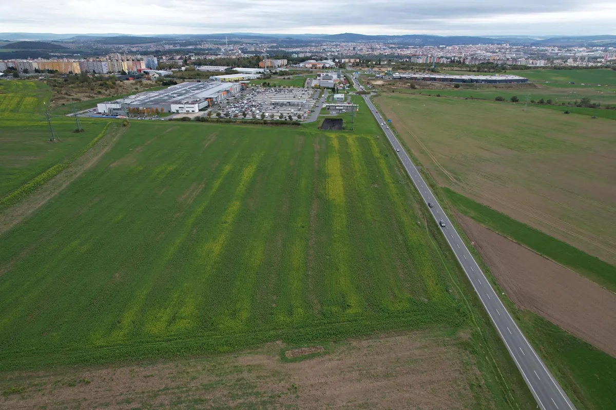Prodej komerčního pozemku 7341 m²